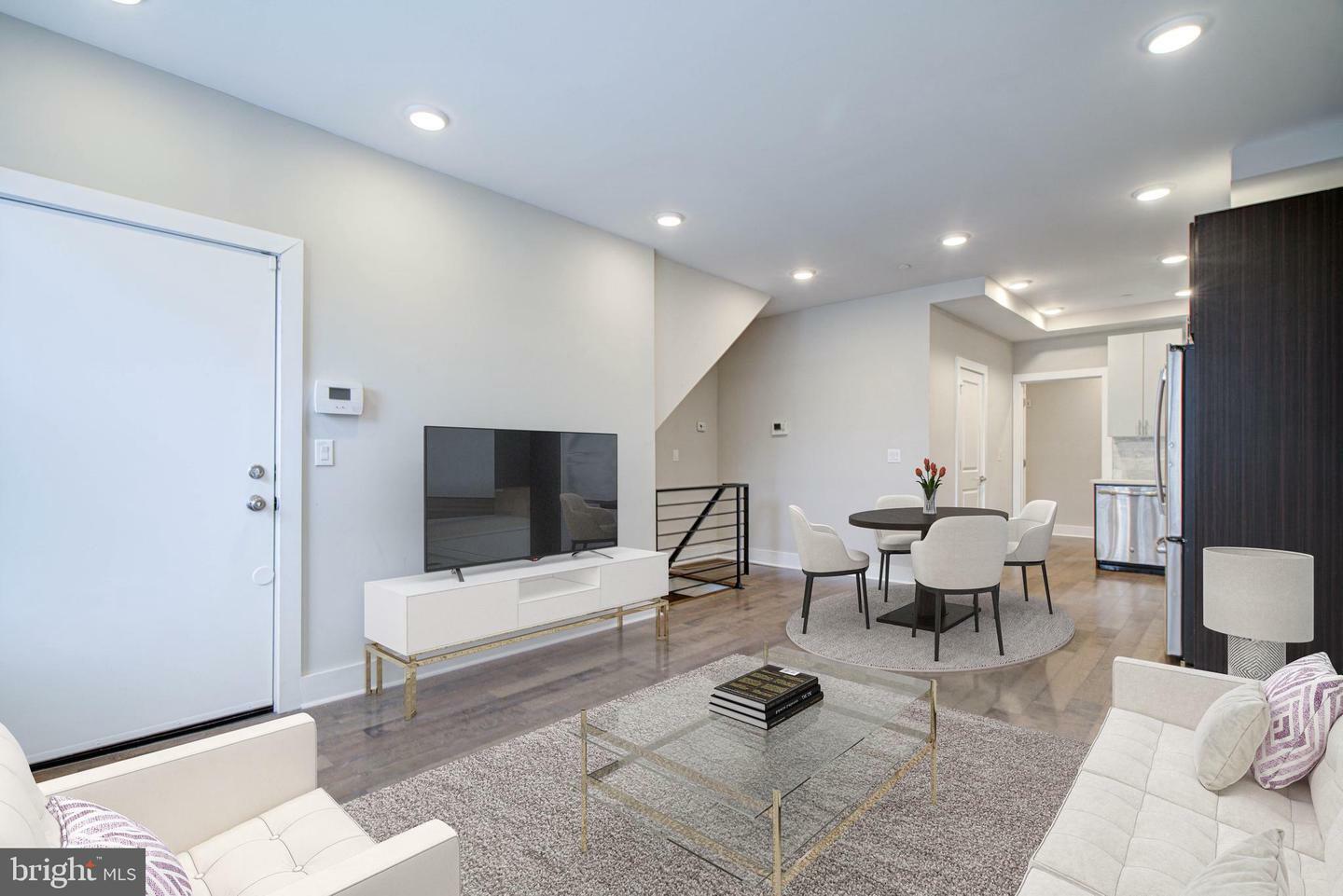 Property Photo: 2512 Frankford Avenue 1A PA 19125