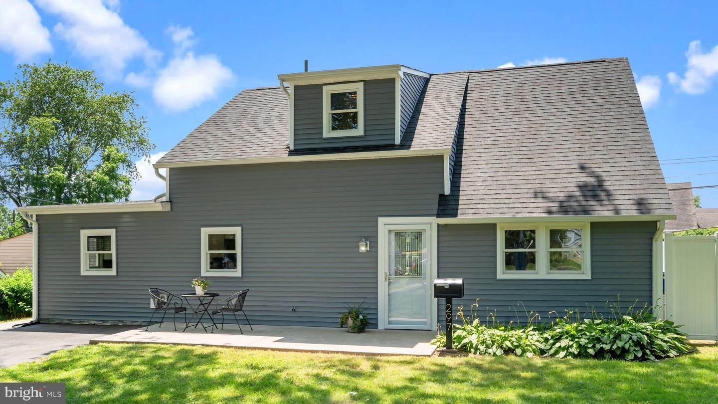 Property Photo:  297 Holly Drive  PA 19055 