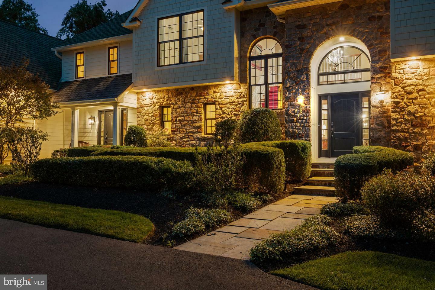 Property Photo: 7 Weatherfield Drive PA 18940