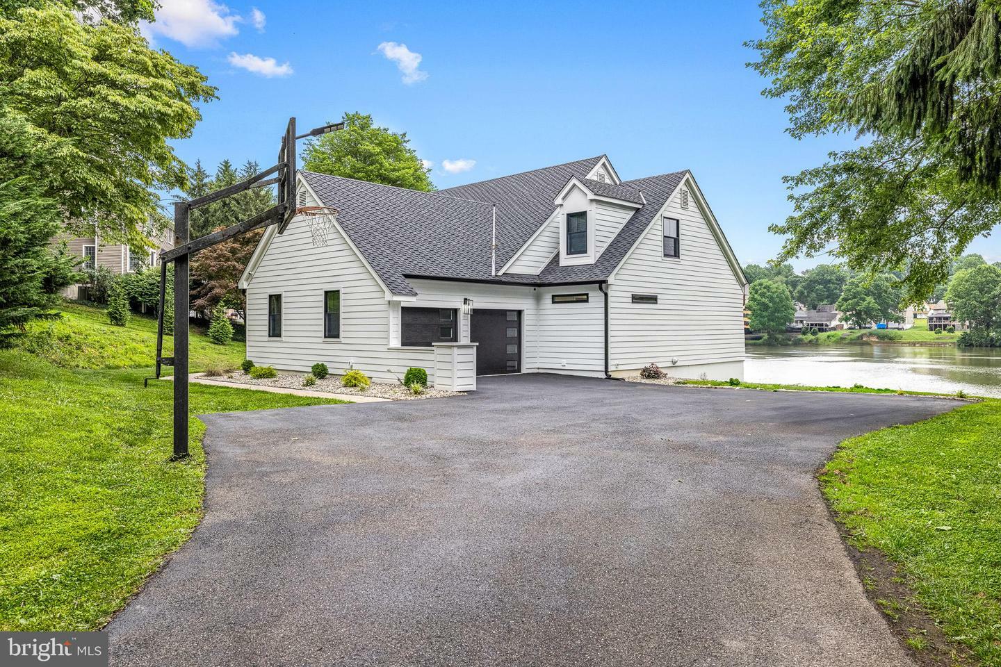 Property Photo: 9 W Shore Court PA 19350