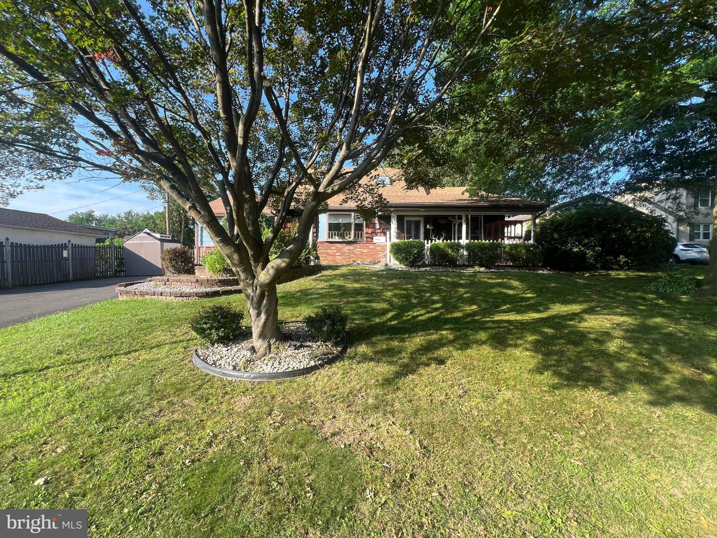 Property Photo: 1155 Regina Avenue PA 19020