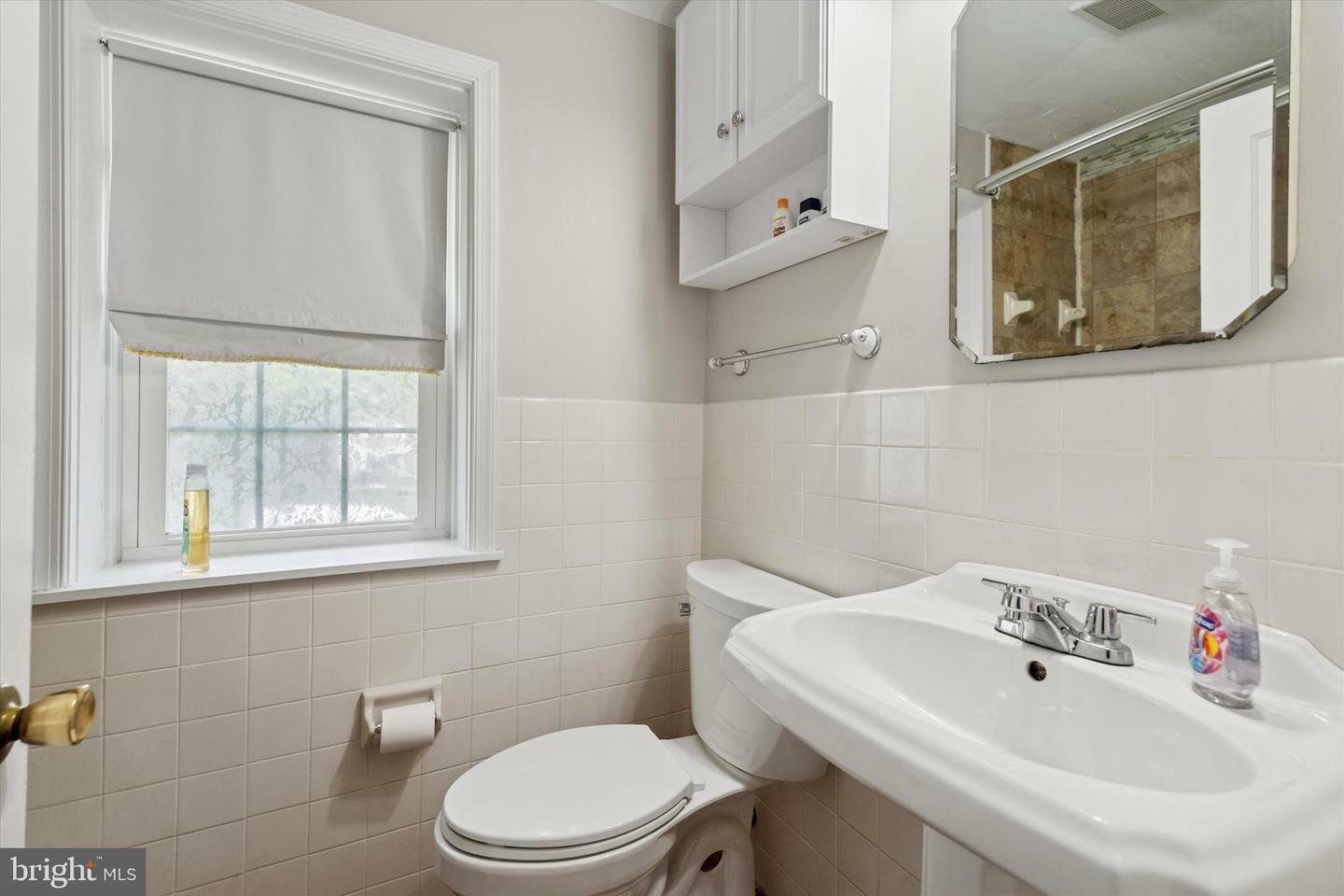 Property Photo: 632 Dutton Circle PA 19064