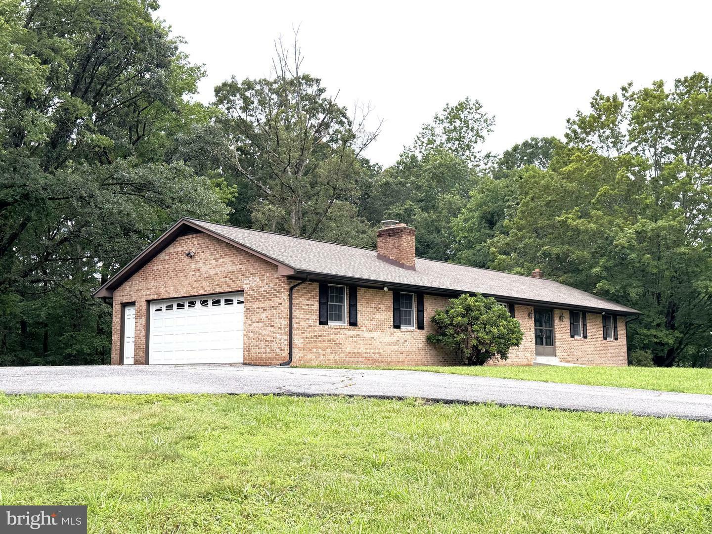 Property Photo: 16611 Summers Lane MD 20613