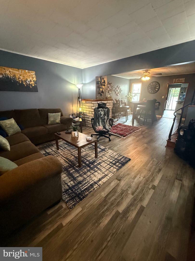 Property Photo:  122 W Water Street  PA 17959 