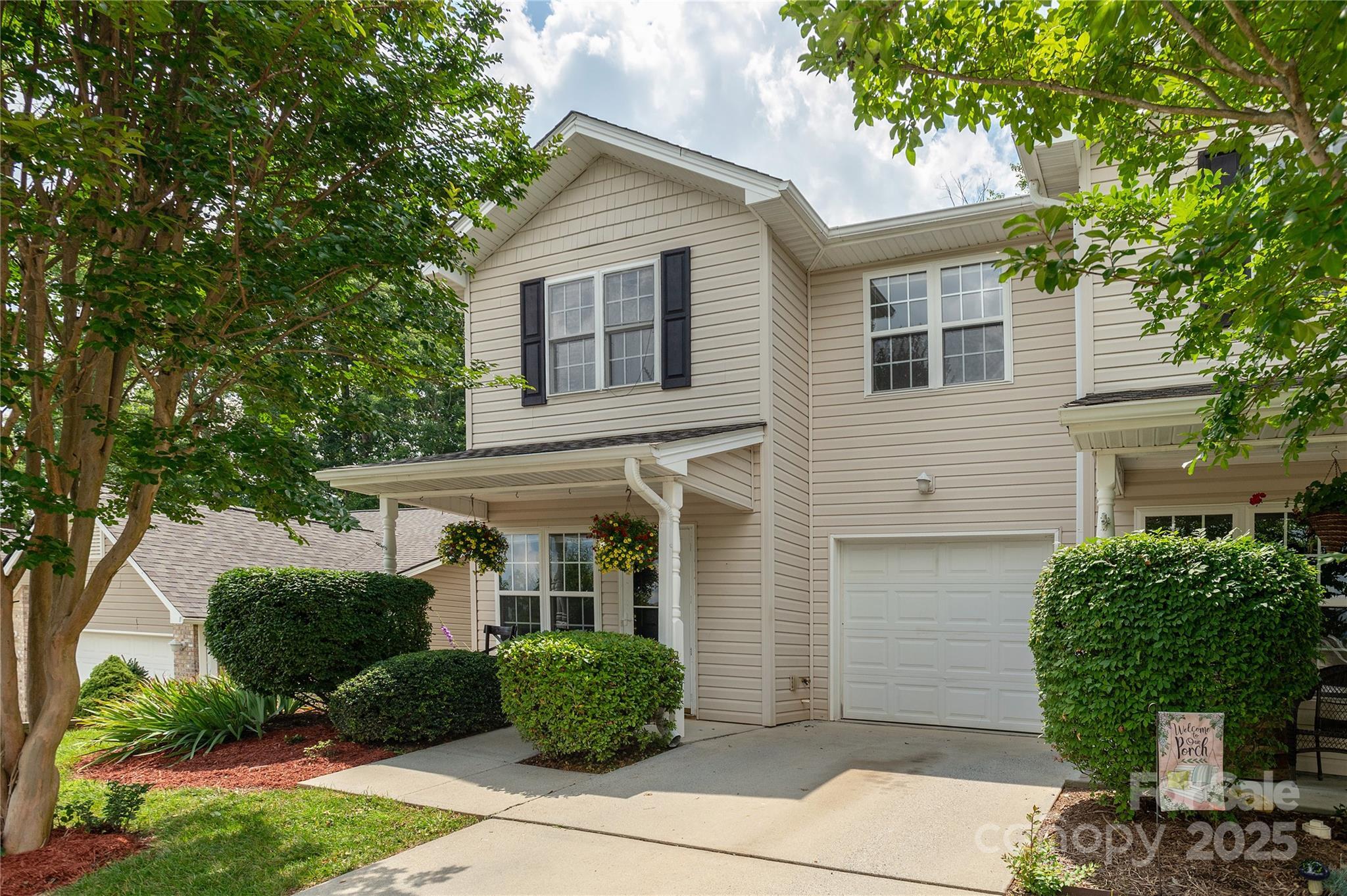 Property Photo: 256 Farington Circle NC 28732
