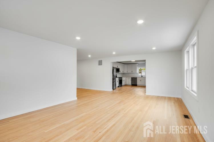 Property Photo:  99 Craig Street  NJ 08817 