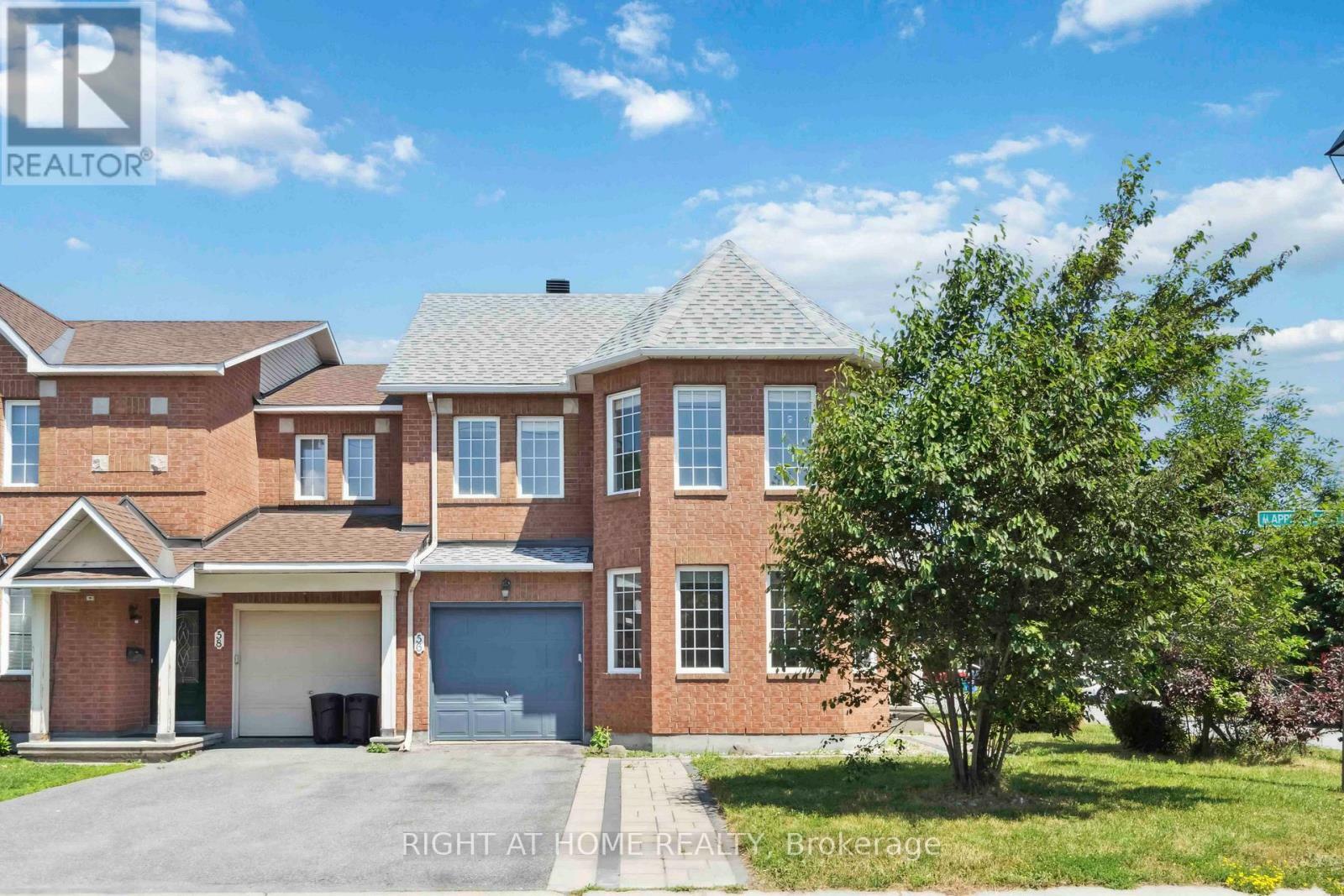 Photo de la propriété: 56 Appledale Drive ON K2J 4W6