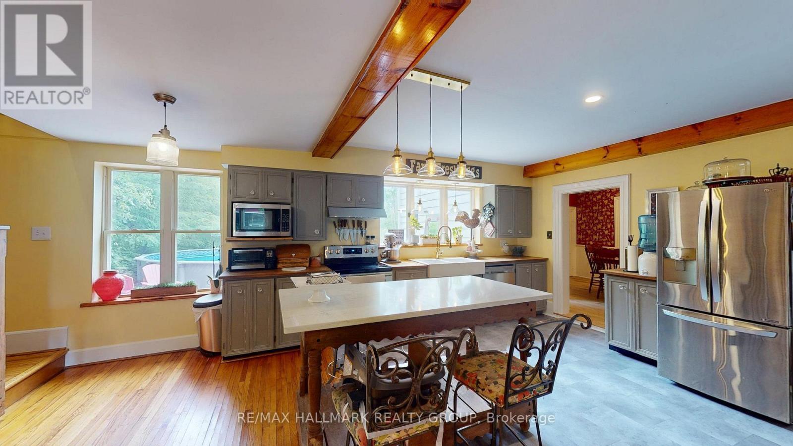 Property Photo: 109 Quabbin Road West ON K0E 1R0