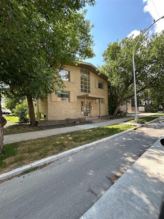 Photo de la propriété:  310 Stradbrook Avenue  MB R3L 0J6 