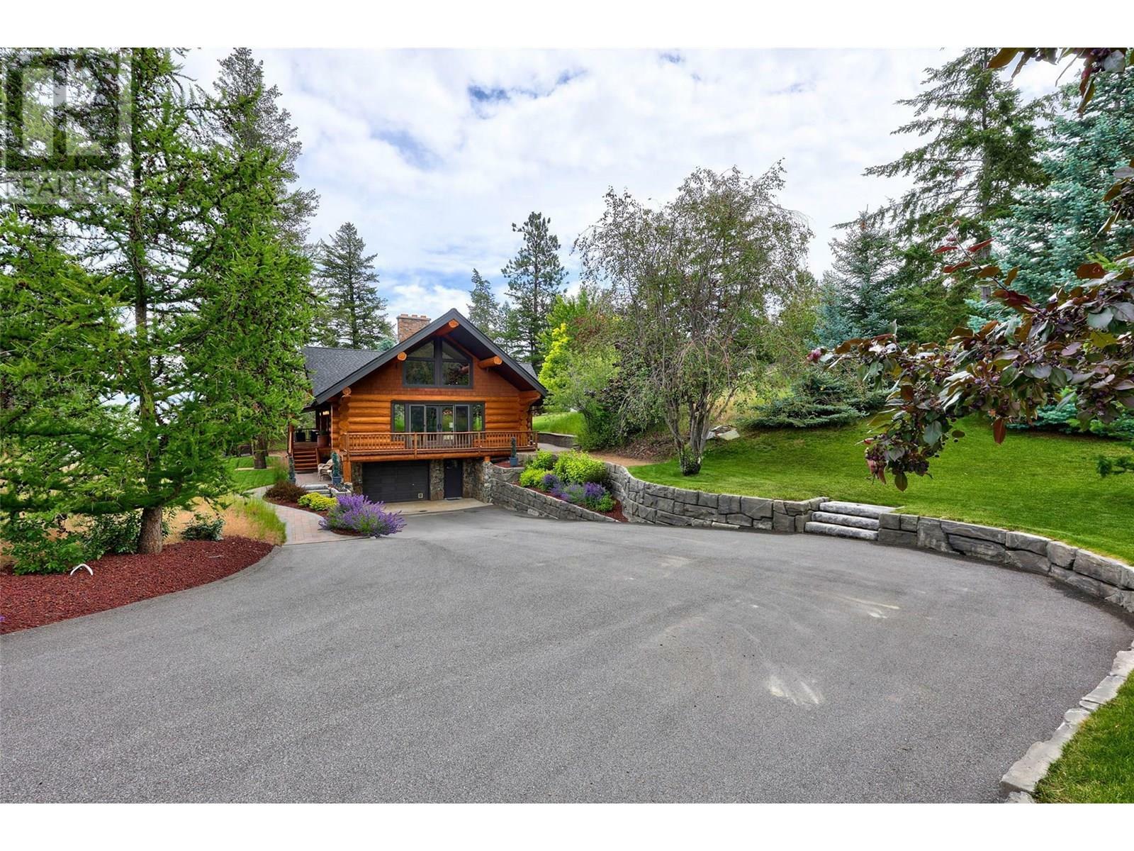 Photo de la propriété: 2094 High Schylea Drive BC V2E 1S2
