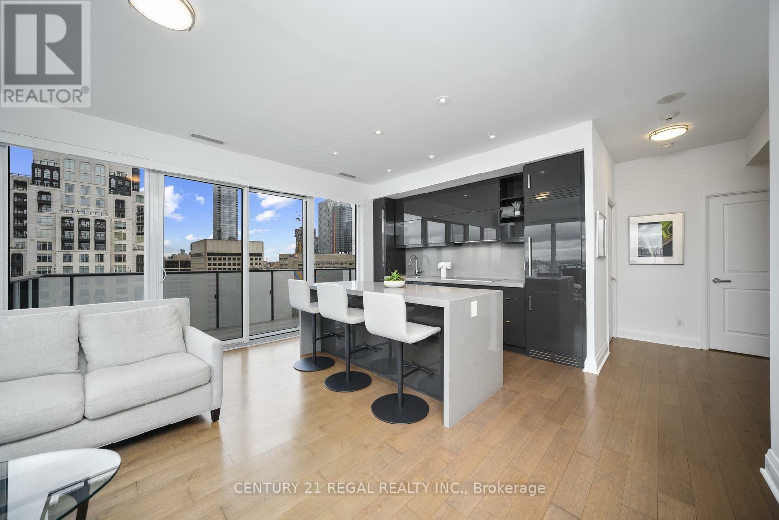 Property Photo: 65 St Mary Street 2407 ON M5S 0A6