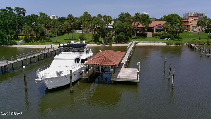 Property Photo:  6 Rosalyn Landing  FL 32118 