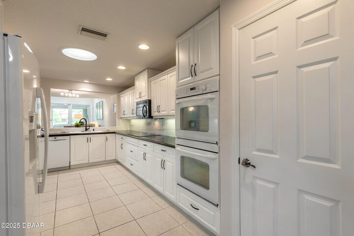 Property Photo:  1991 Rutgers Place 44  FL 32128 