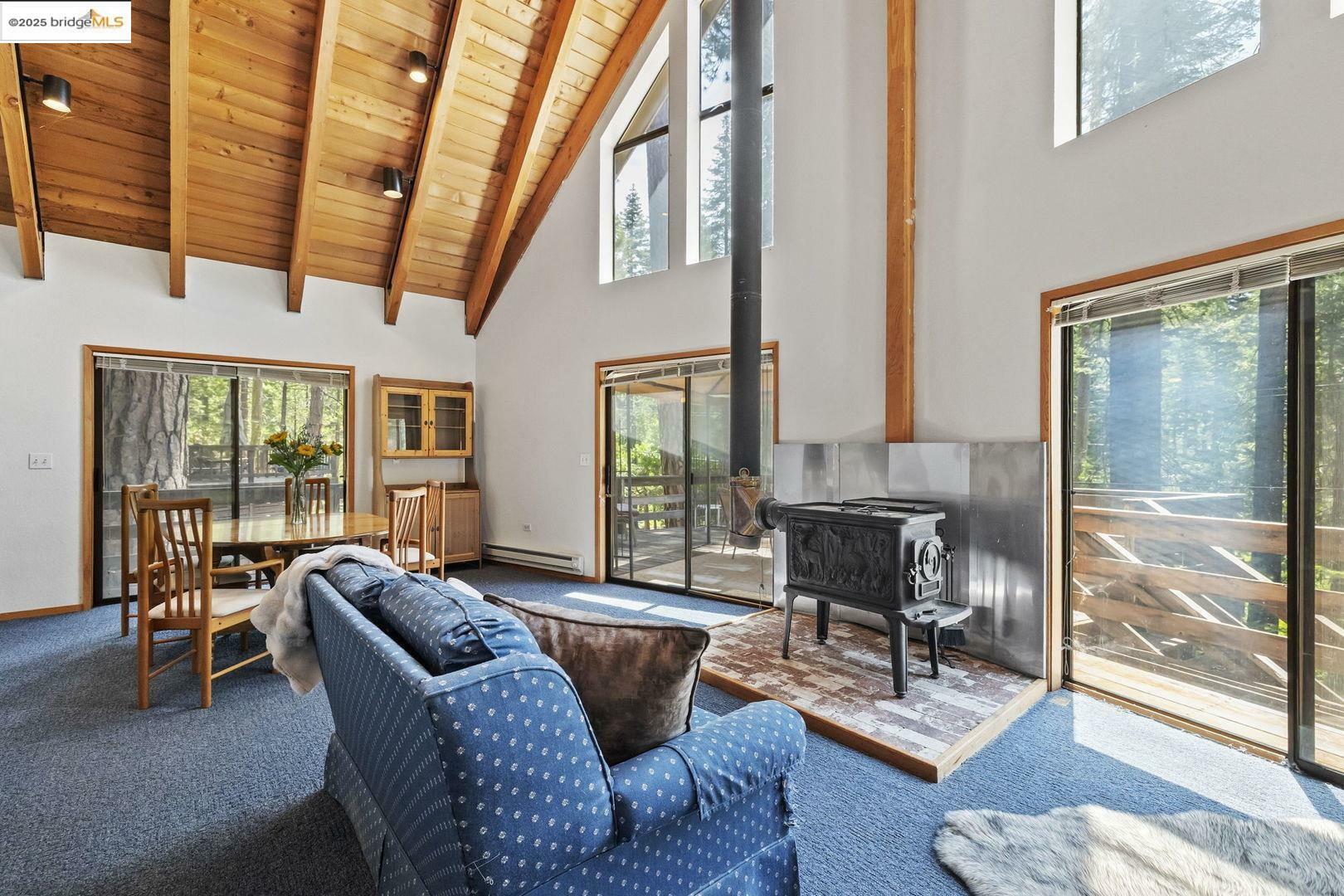 Property Photo: 90 Pinecrest Ave CA 95364