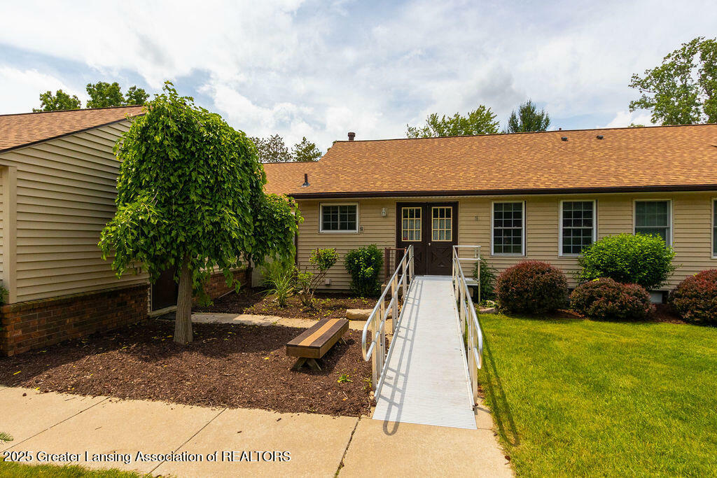 Property Photo: 541 Red Cedar Boulevard MI 48895