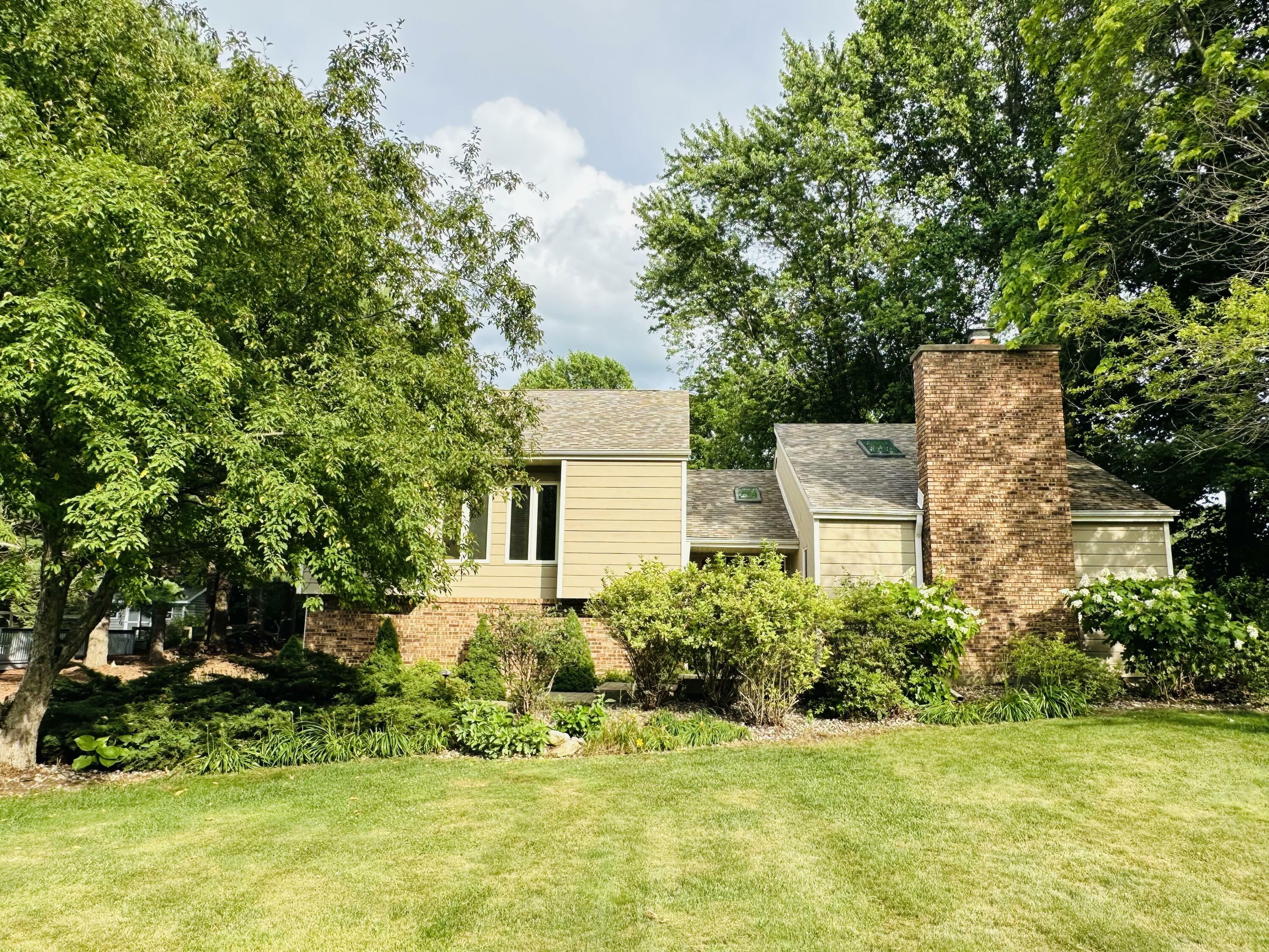 Property Photo: 1587 N Rustic Drive IN 46350