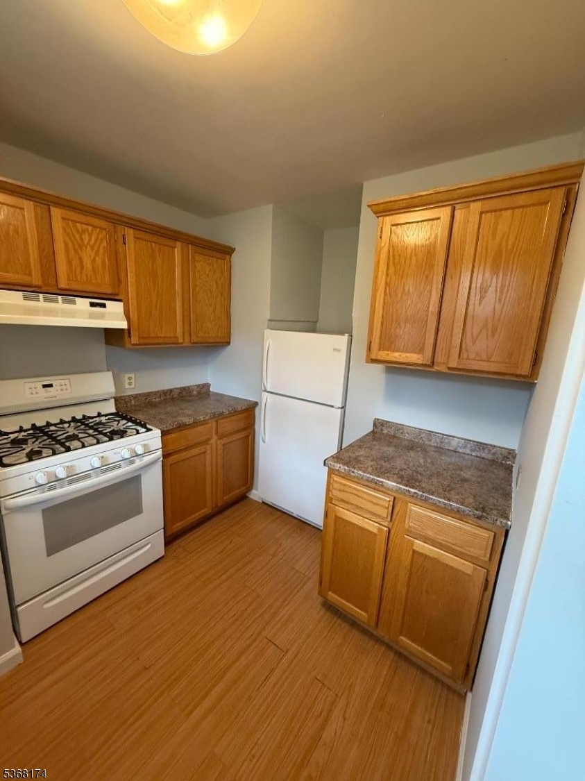 Property Photo: 160 Gordonjhurst J2 NJ 07043