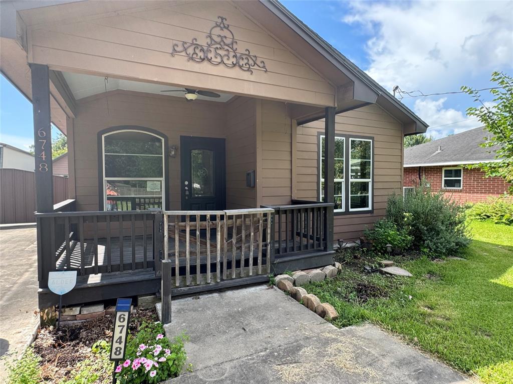 Property Photo:  6748 Jefferson Boulevard  TX 77619 