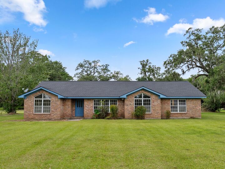 Property Photo:  4432 County Road 886  TX 77422 