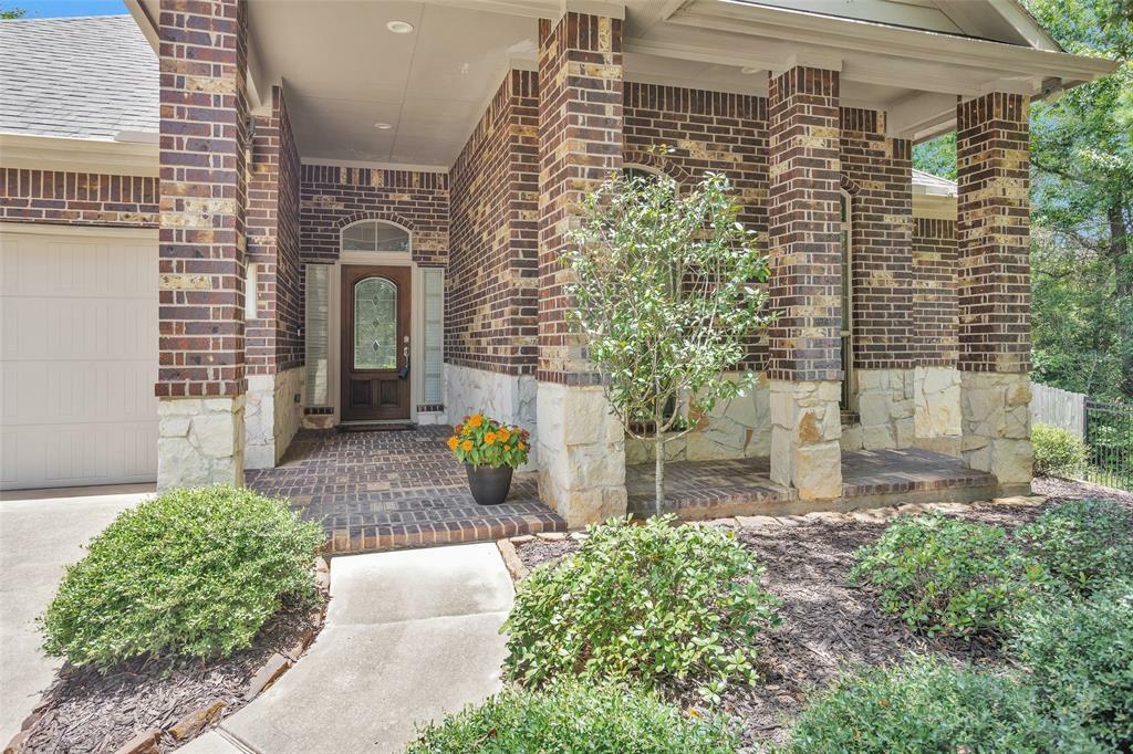Property Photo: 1900 Pagemill Lane TX 77304