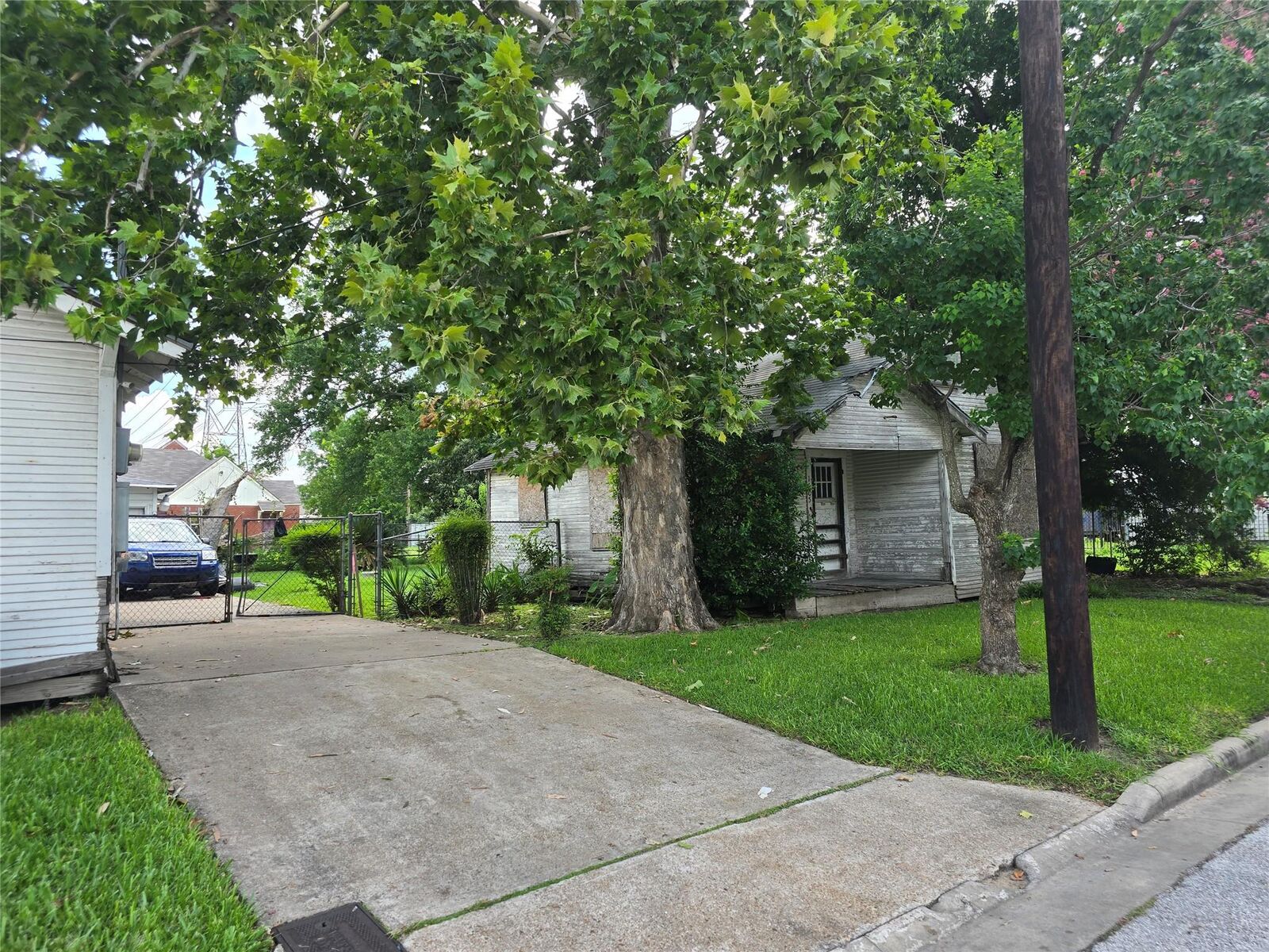 Property Photo: 1601 Malvern Street TX 77009