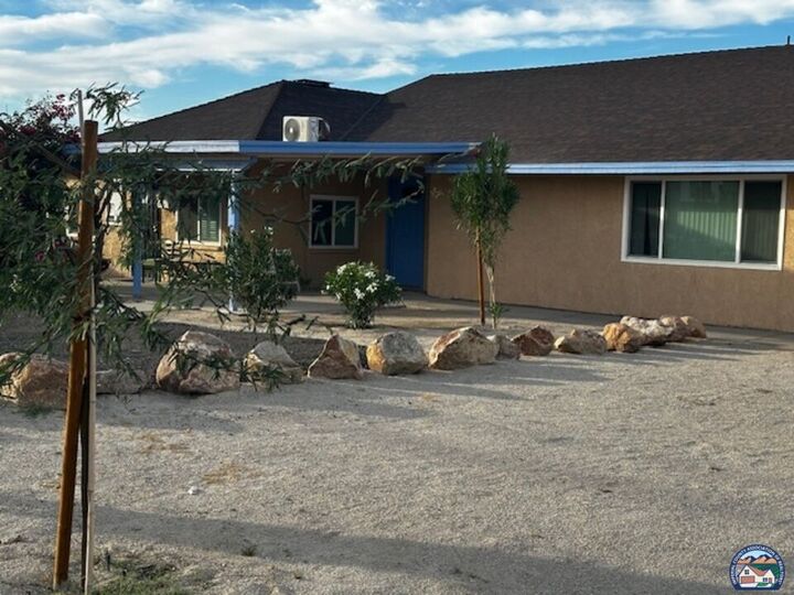 Property Photo: 436 W Euclid Ave CA 92243