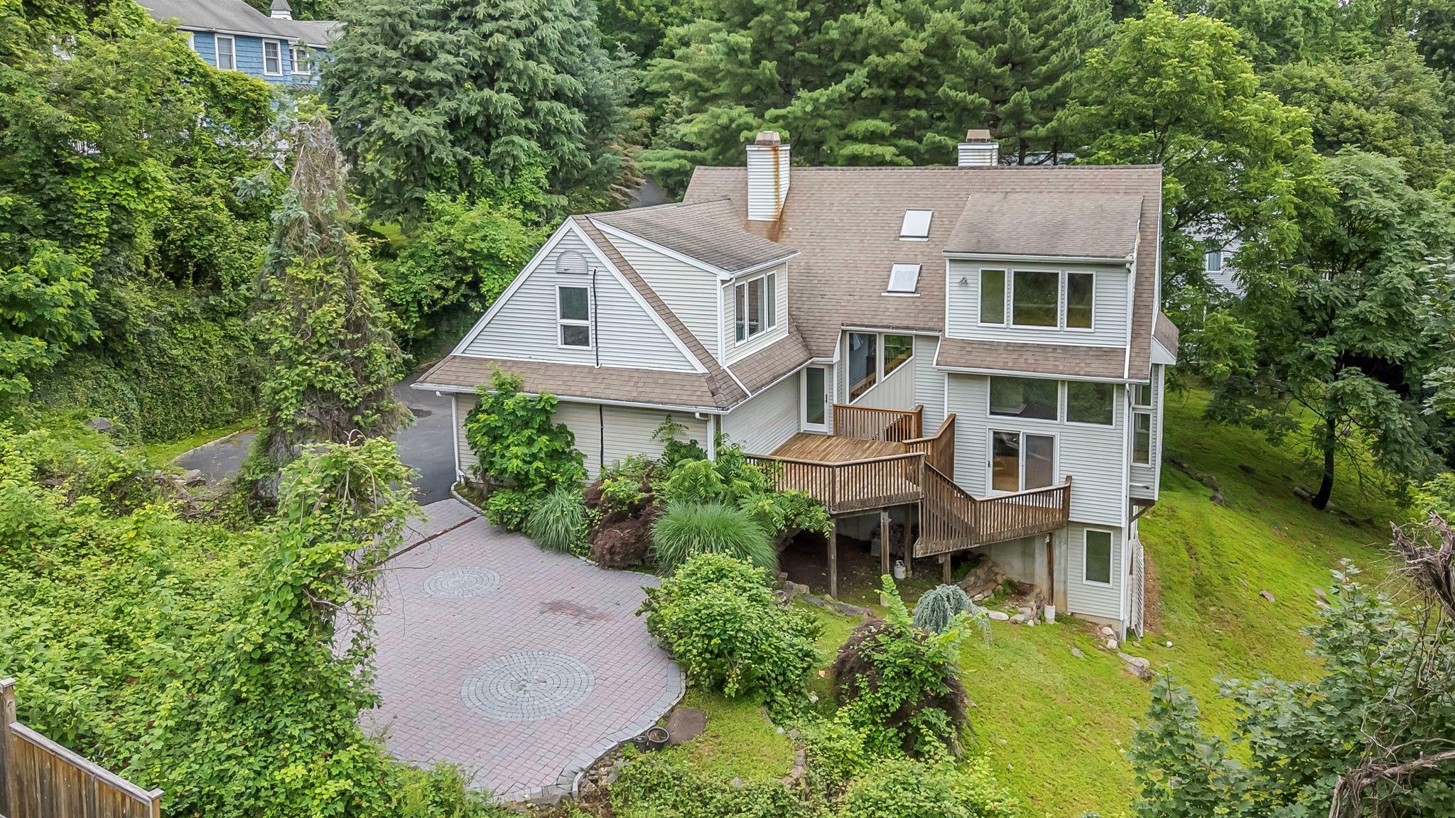 Property Photo: 699 Route 9W S NY 10960
