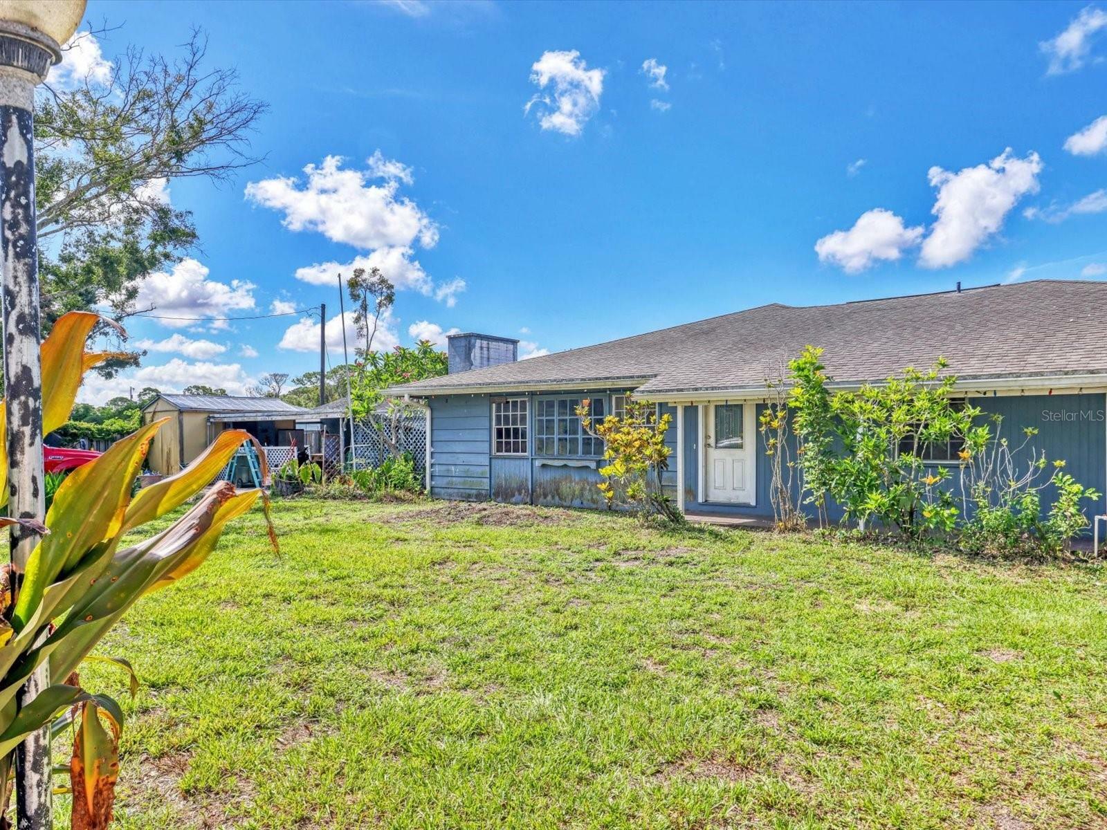 Property Photo: 2818 Olympic Street FL 34231