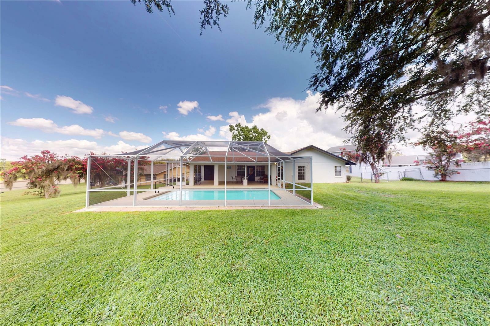 Property Photo:  7923 Ridge Pointe Drive E  FL 33810 