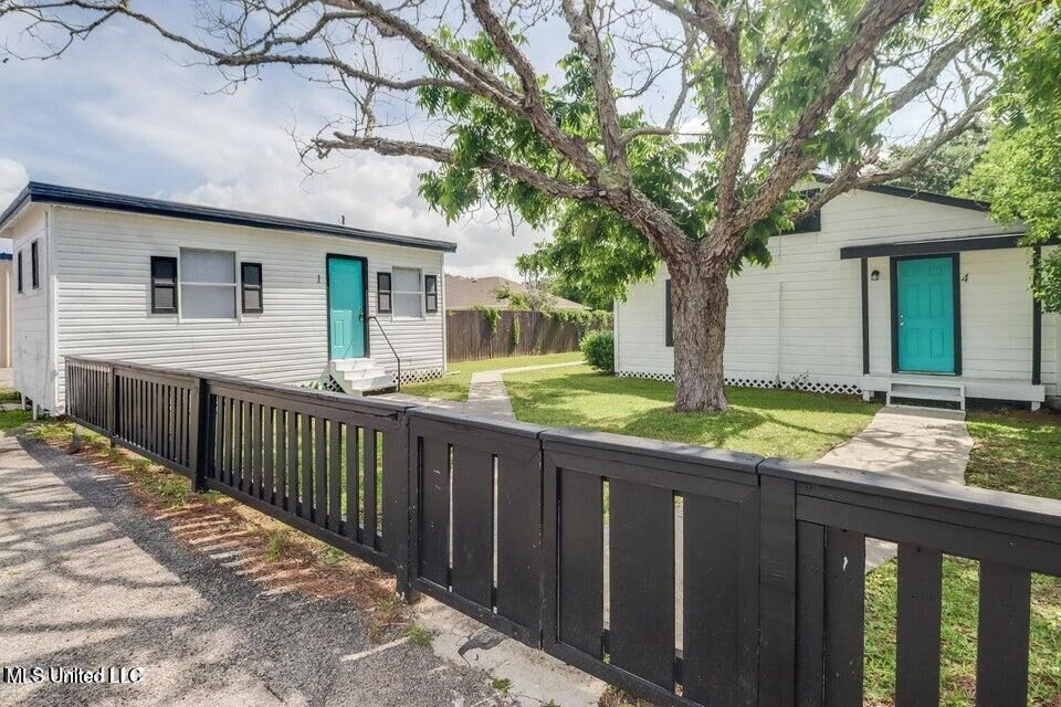 Property Photo: 1812 Market Street MS 39567