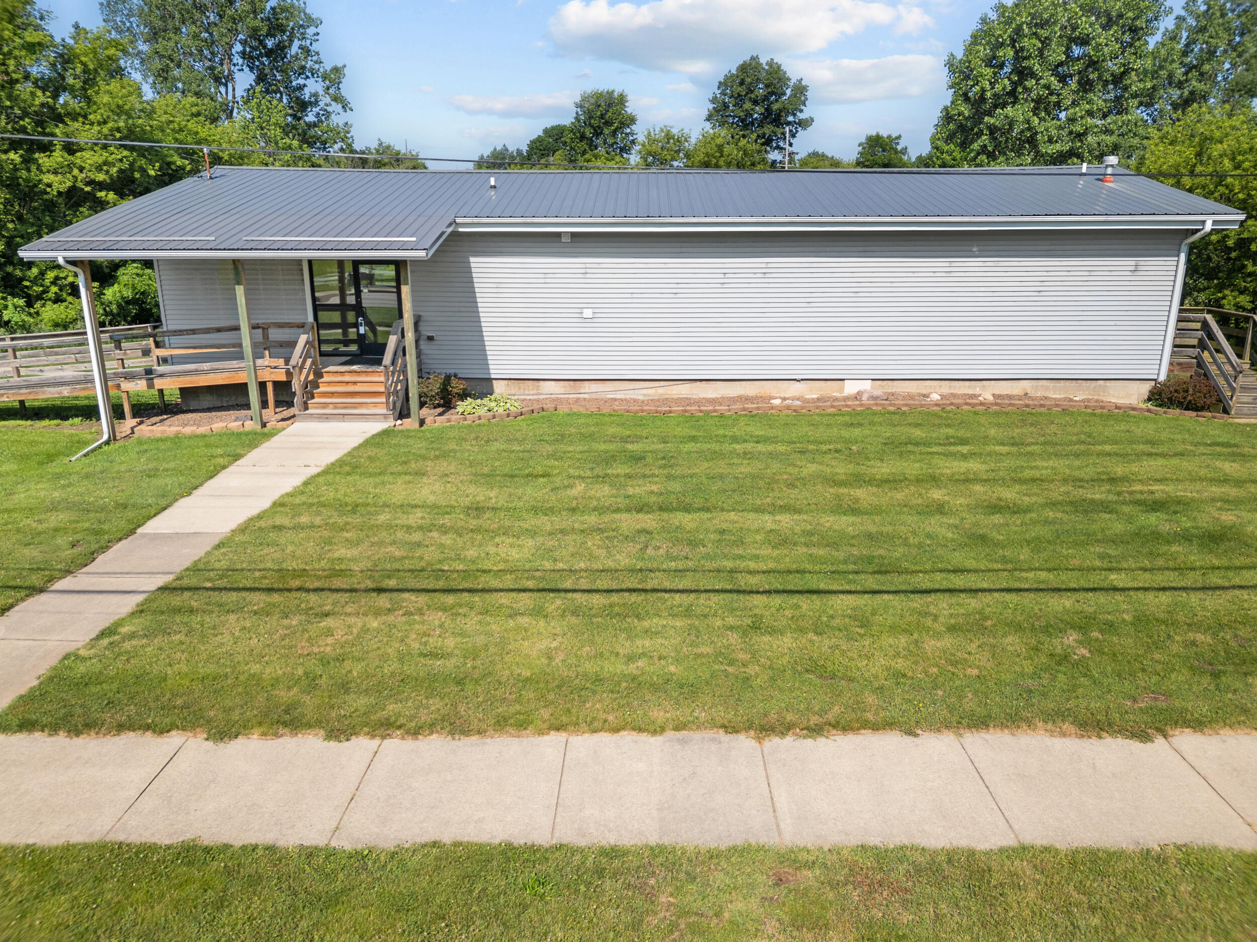 250 S Chicago Street  Litchfield MI 49252 photo