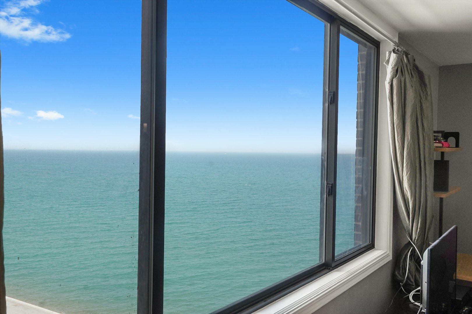 Property Photo:  6325 N Sheridan Road 802  IL 60660 