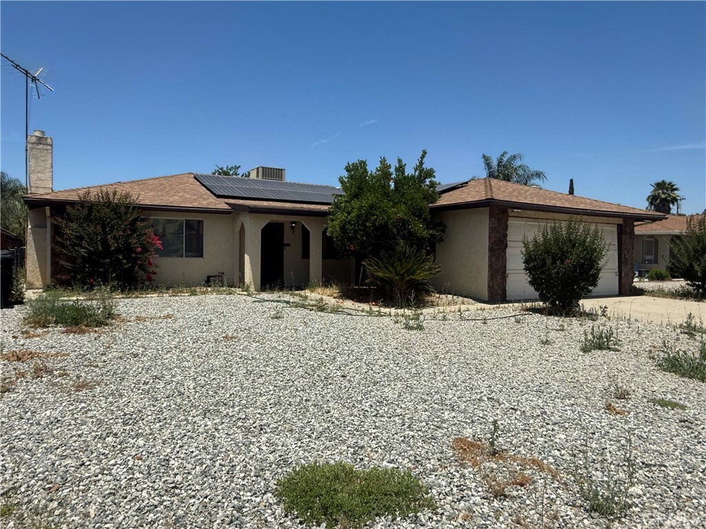 Property Photo: 425 Whicha Way CA 92544