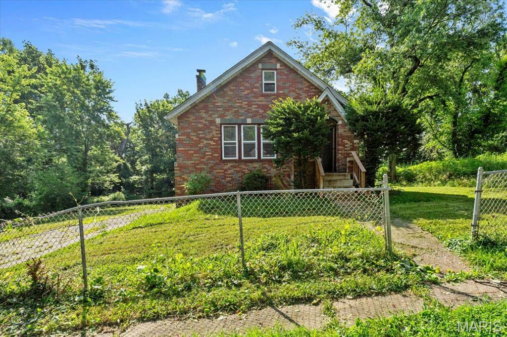 Property Photo: 2134 Rosebud Avenue MO 63121
