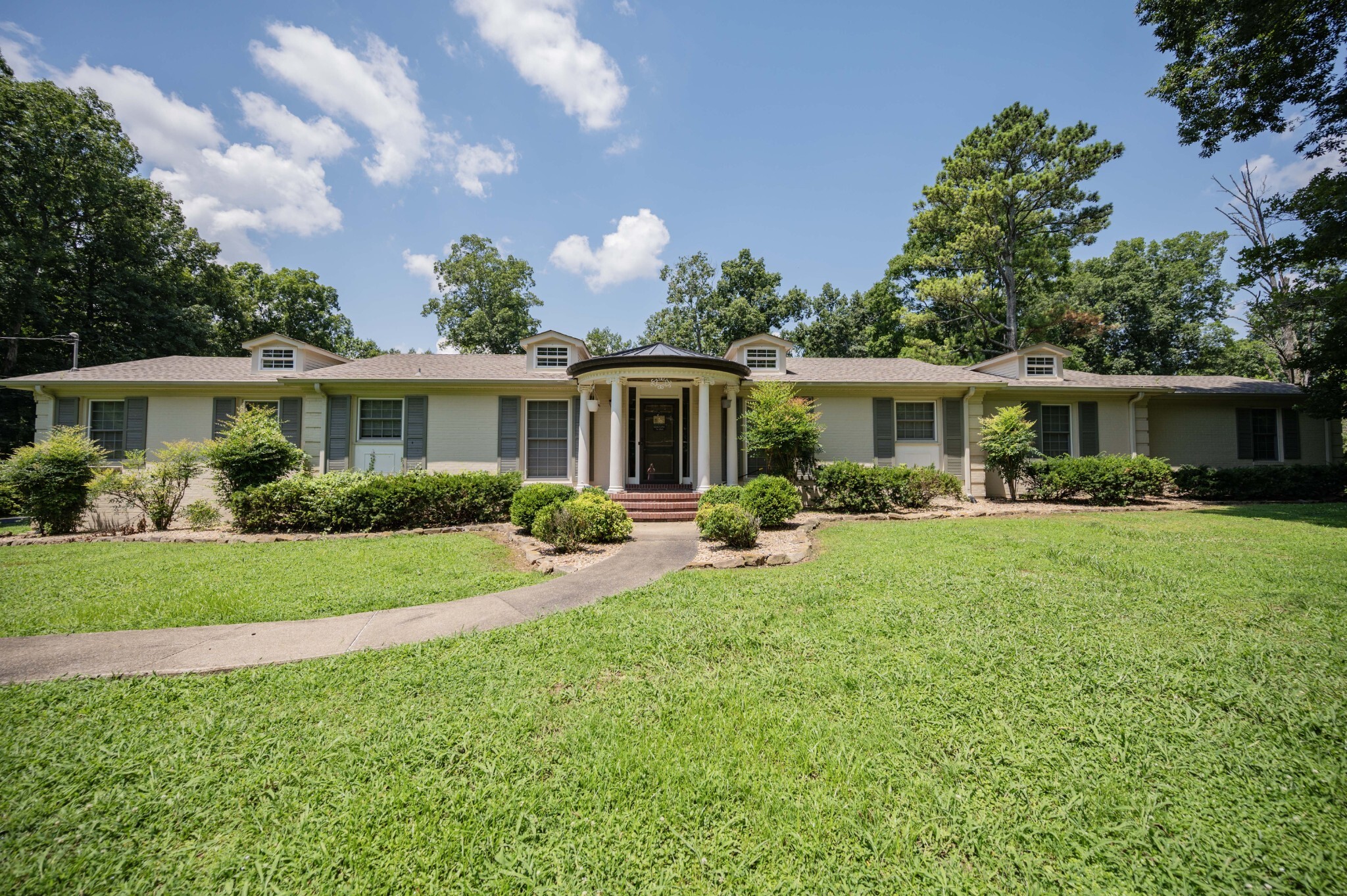Property Photo: 602 Narrows Rd TN 37160