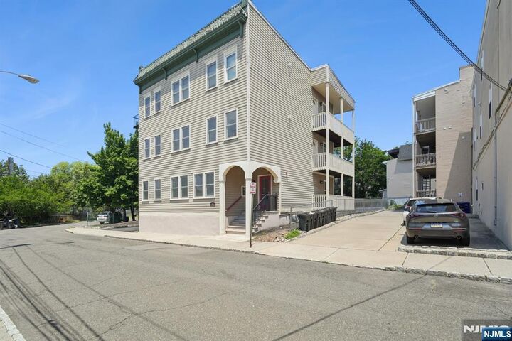 Property Photo:  5 Grant Street 1F  NJ 07042 