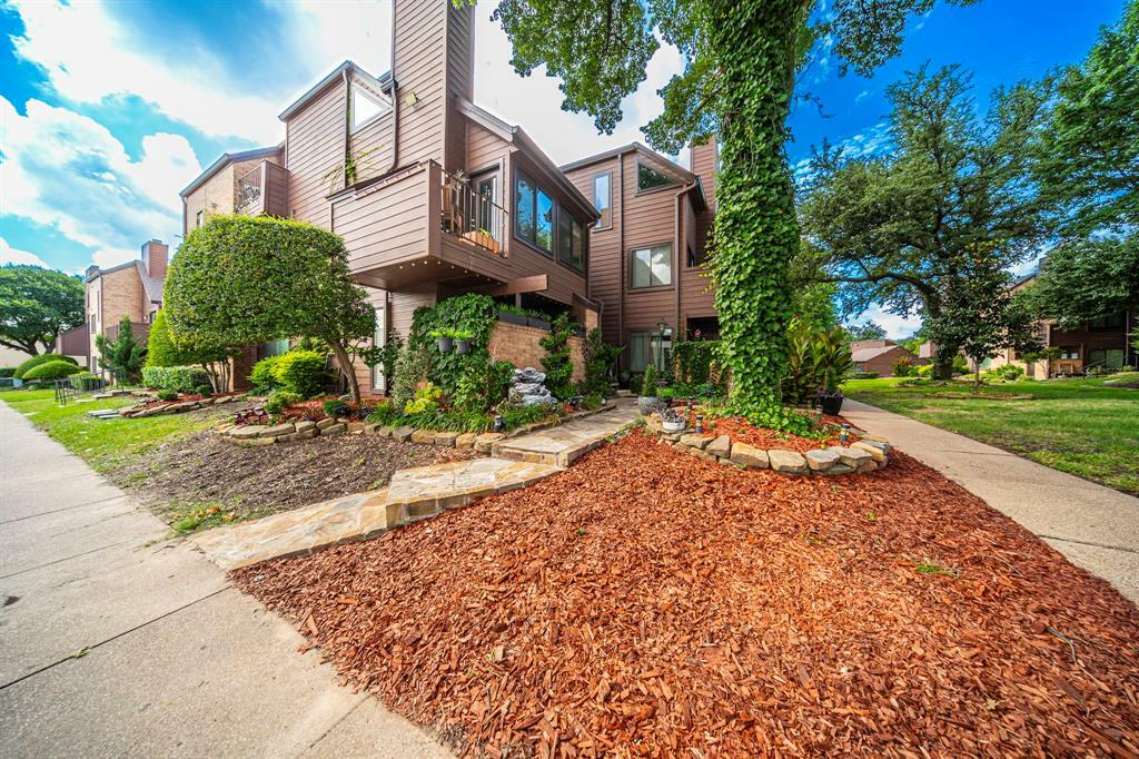 Property Photo: 1704 Baird Farm Circle 4104 TX 76006