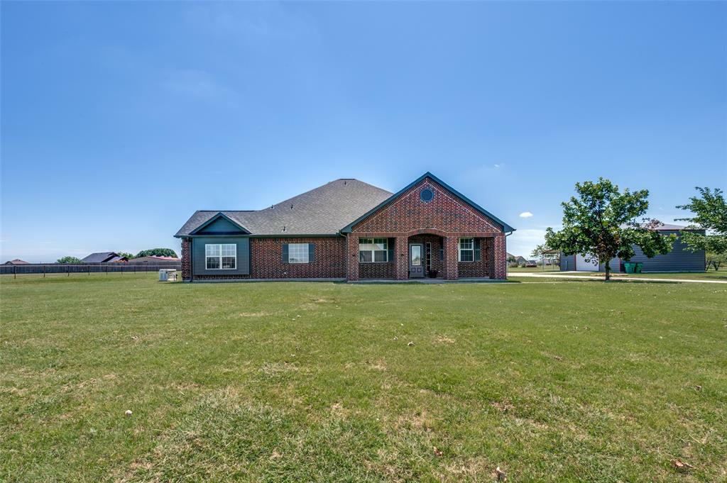 Property Photo: 2320 Harvest Moon Lane TX 76266