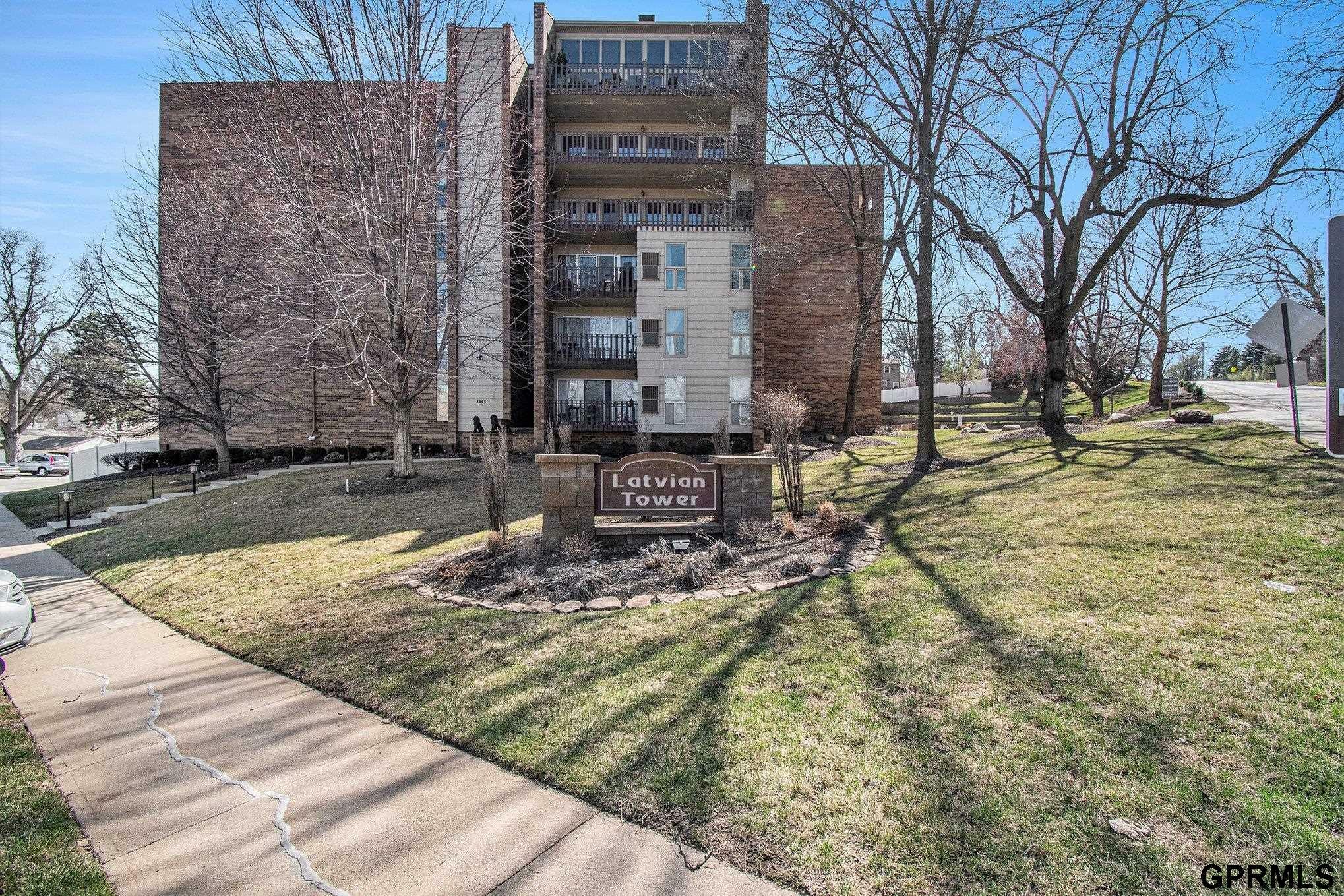 3003 Paddock Plaza 414  Omaha NE 68124 photo