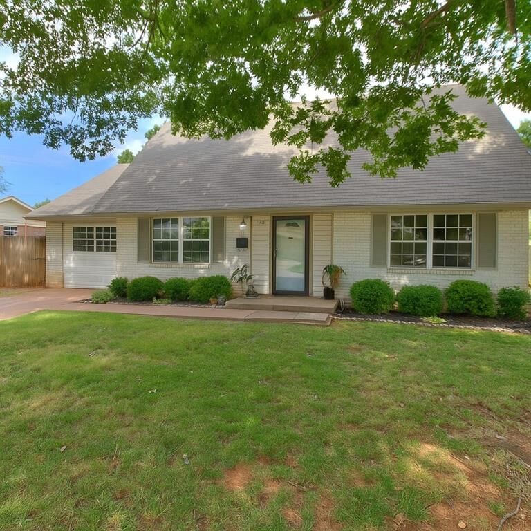 Property Photo: 2201 Marshall Drive OK 73013