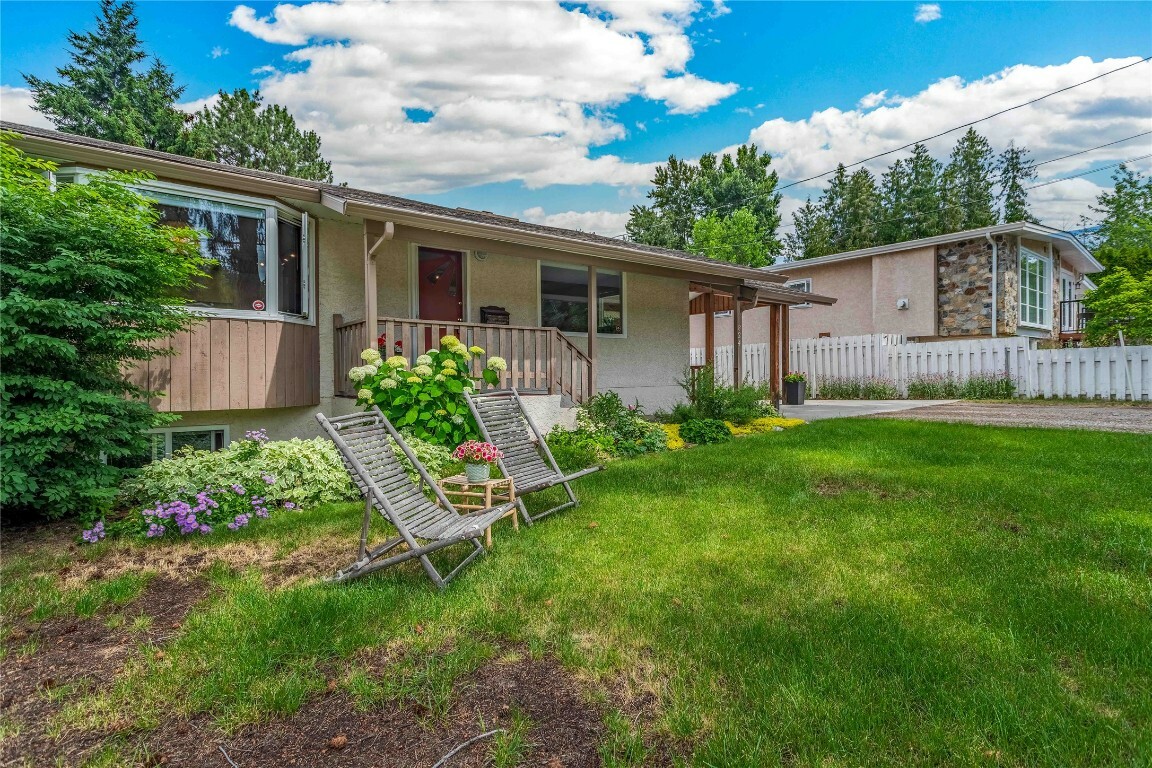 Photo de la propriété:  824 Raymer Road  BC V1W 1J8 