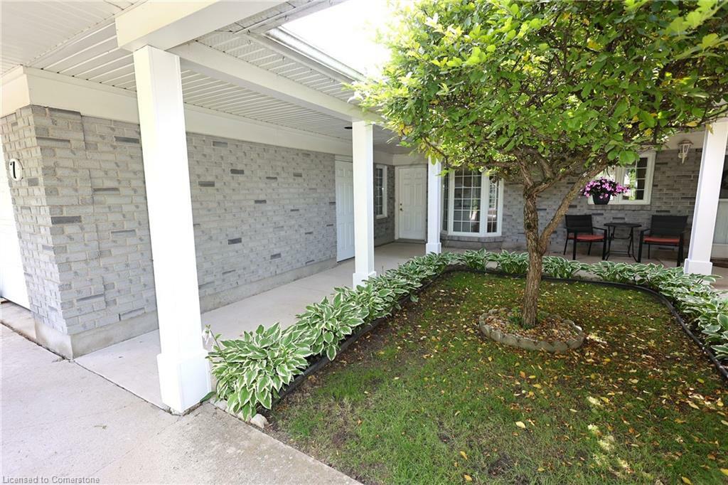 Photo de la propriété: 21 Foell Street 7 ON N3A 2V6