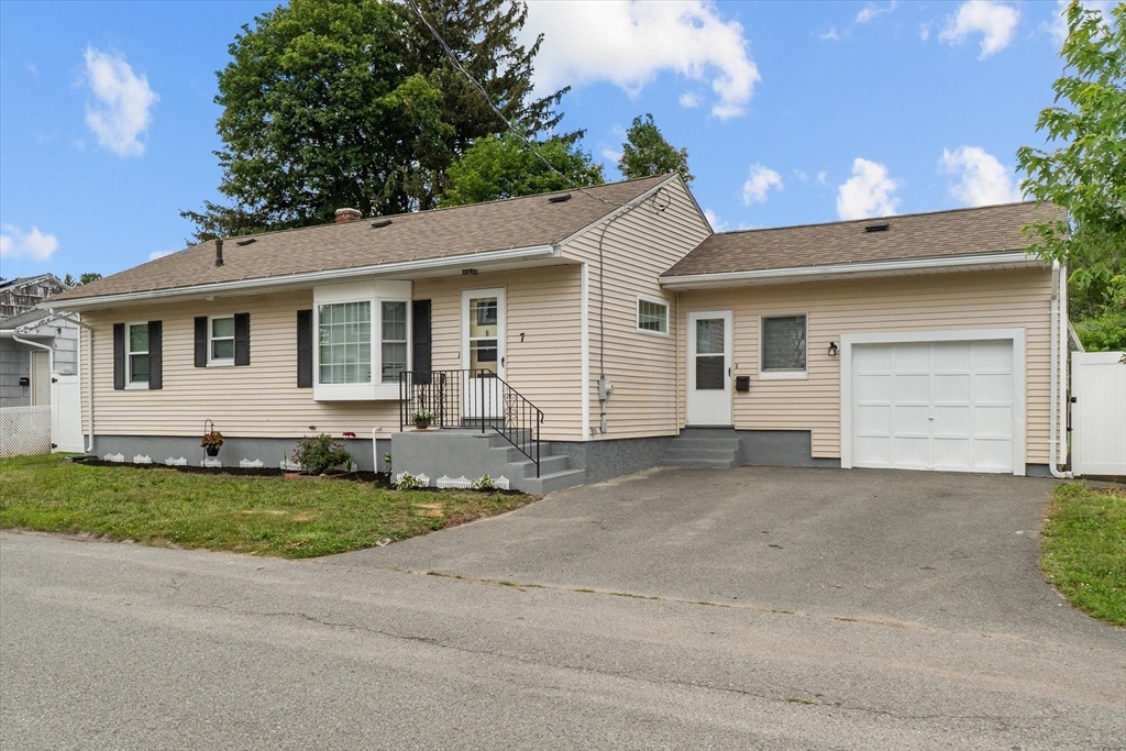 7 Burgess Street  Methuen MA 01844 photo