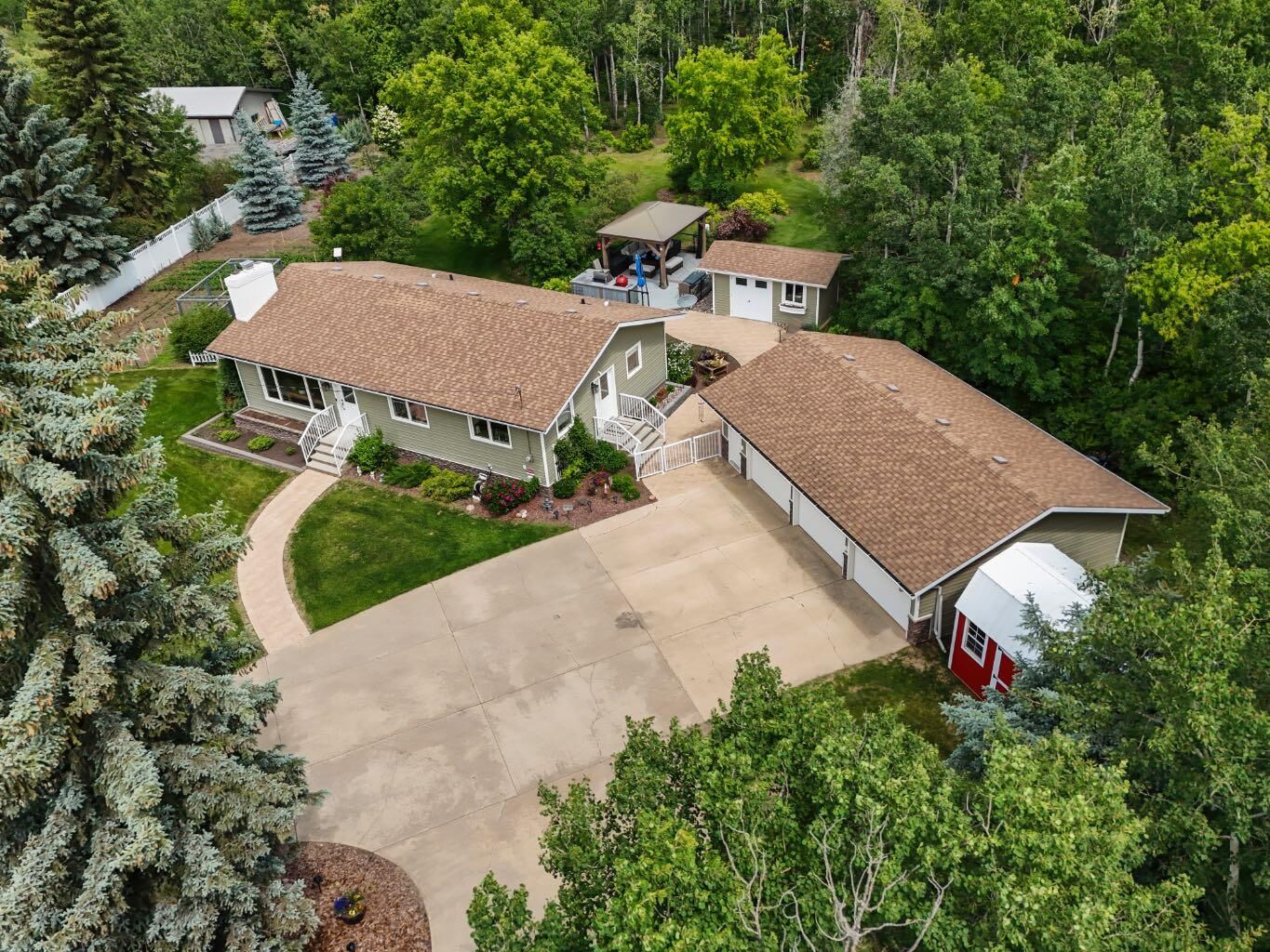 Property Photo:  47151 Secondary Highway 833 229  AB T4V 2N1 