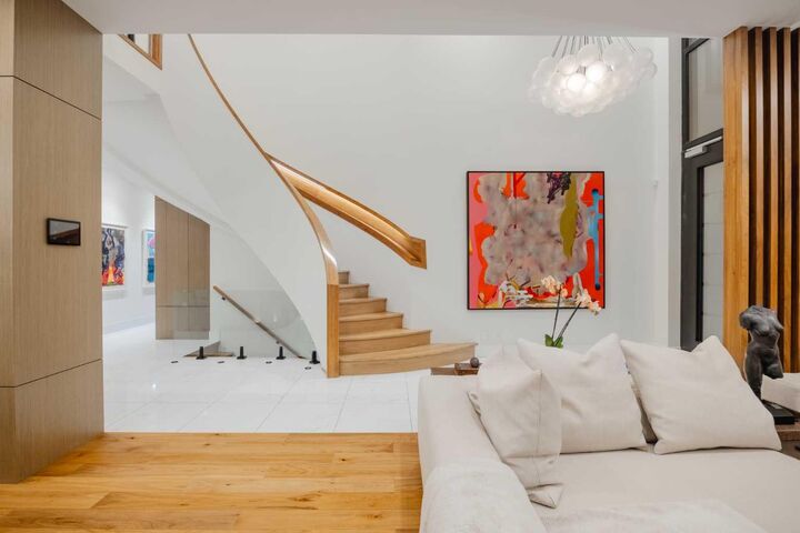 Property Photo:  1111 16A Street NW  AB T2N 2C9 