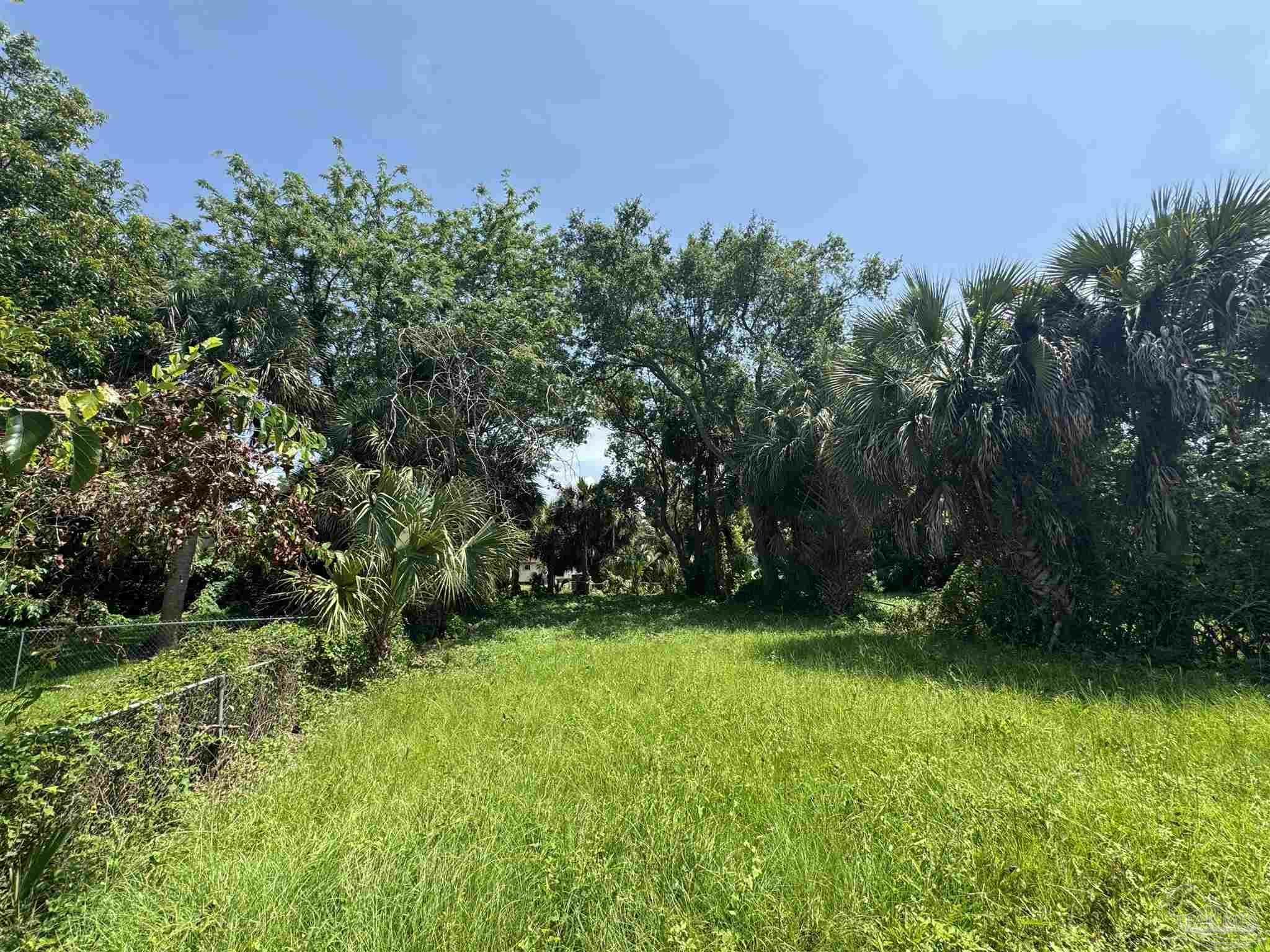 Property Photo: 419 W Romana St FL 32502