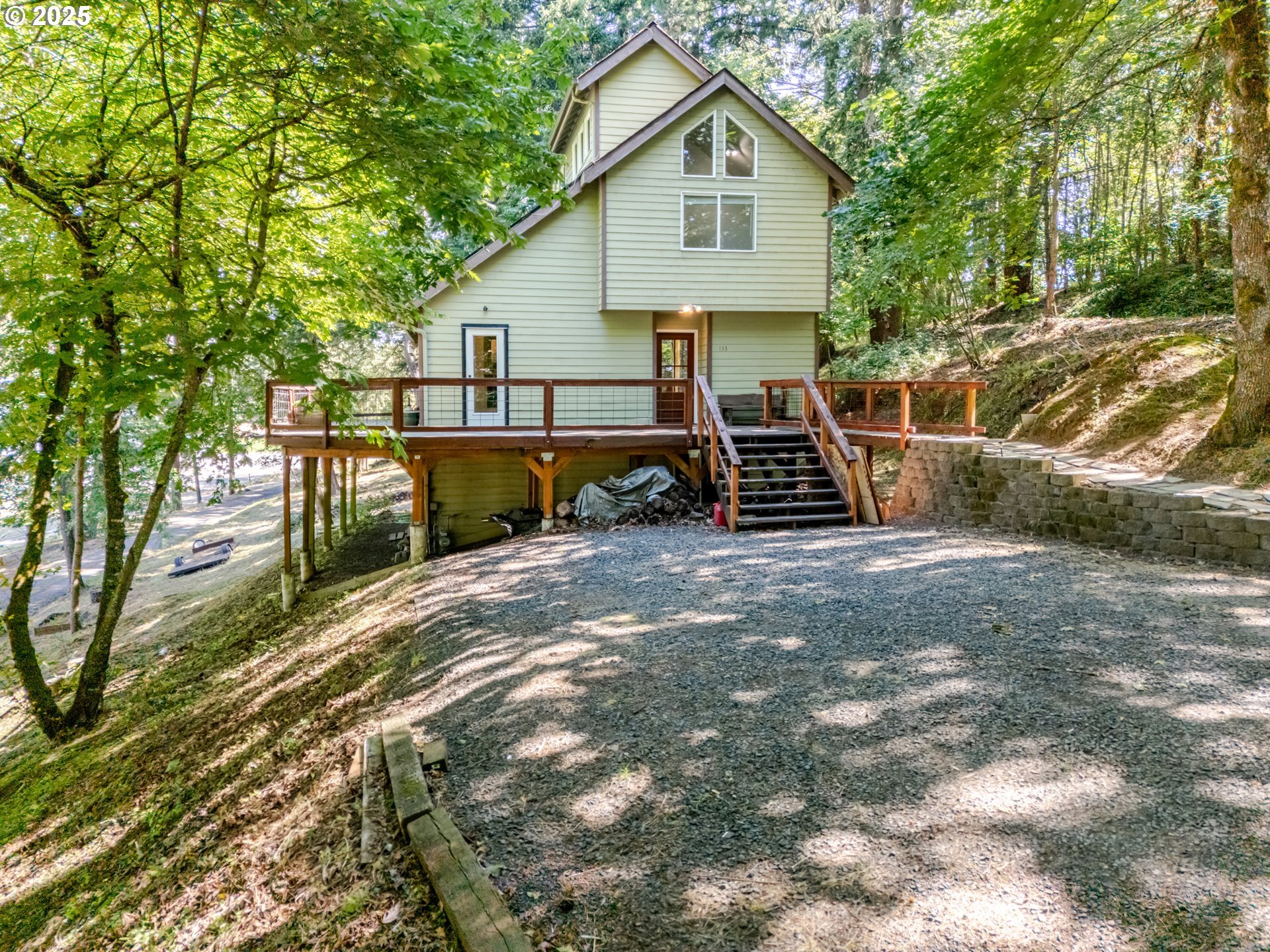 Property Photo: 133 N Main St OR 97327