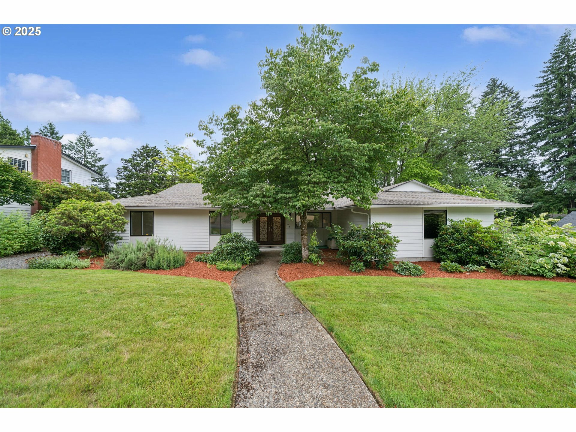 5138 SW Santa Monica Ct  Portland OR 97221 photo