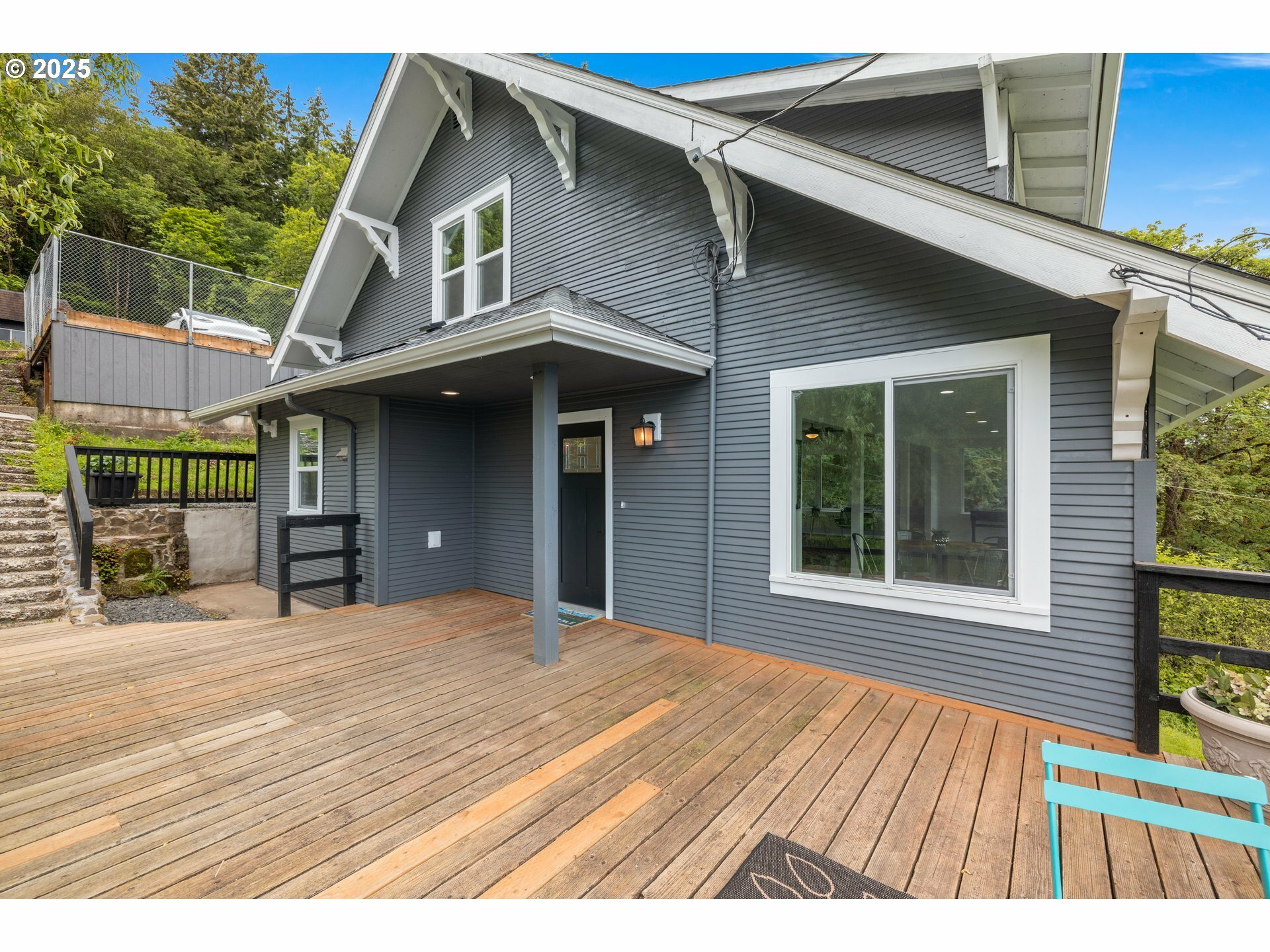 Property Photo:  9750 NW Rosaria Ave  OR 97231 