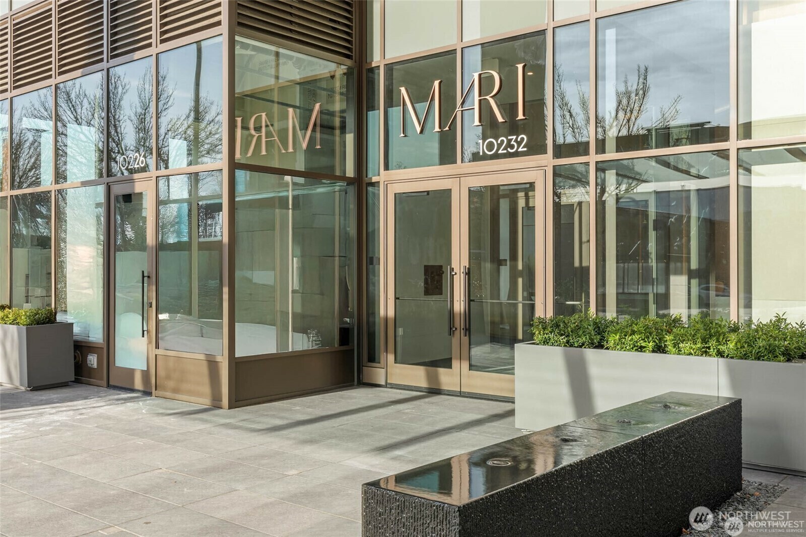 Property Photo:  10232 NE 10th Street 301  WA 98004 